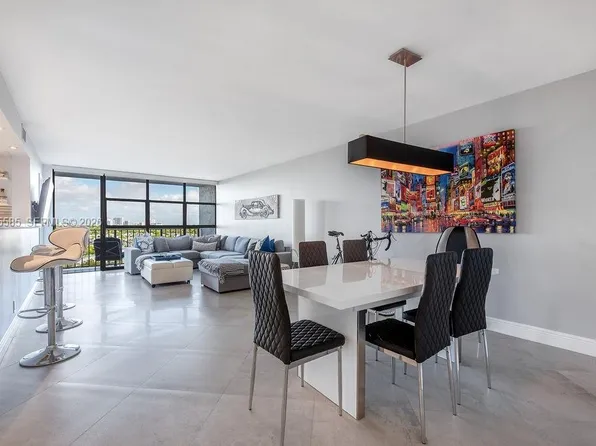 600 Parkview Dr APT 829, Hallandale, FL 33009