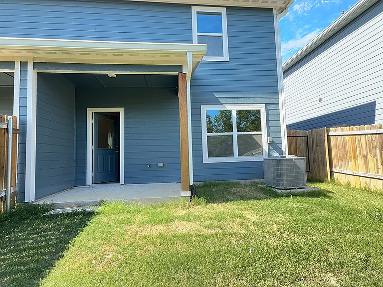 229 Marsh Ln — Photo 14