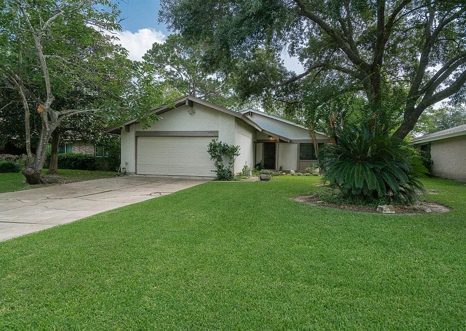 1st image of 16803 Hibiscus Ln