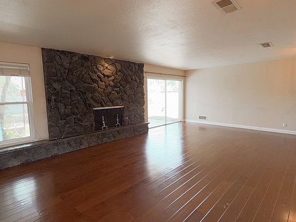 4th image of 3611 Baumann Ave