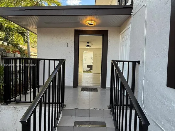 2238 NW 5th St #3, Miami, FL 33125