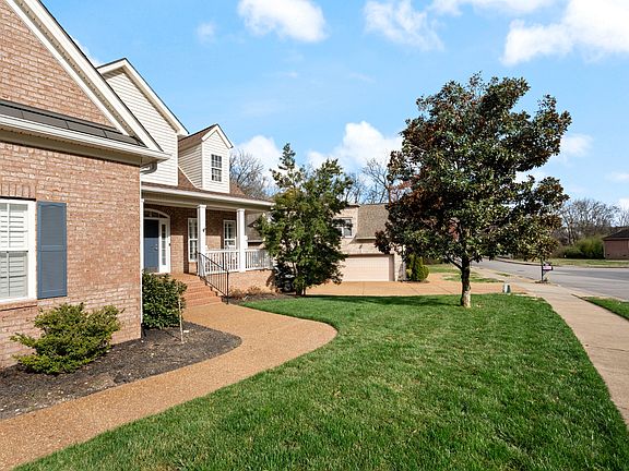 2nd image of 2058 Sherbrooke Ln