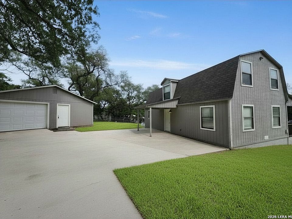 1st image of 207 OAKLANE ST