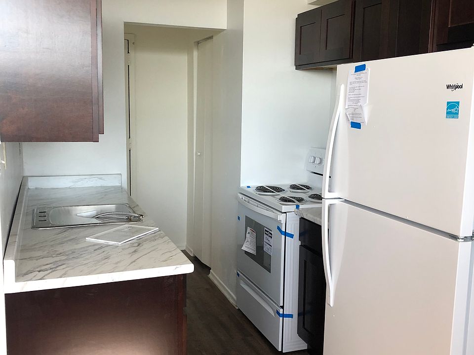 2nd image of 837 Queenston Rd #101