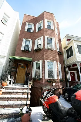 Rented by Dwell Residential Inc | media 20