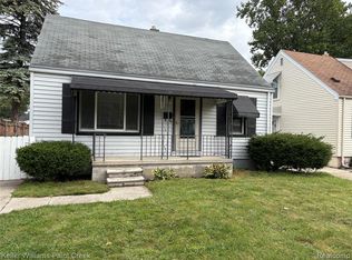 20901 Bon Heur St, Saint Clair Shores, MI 48081