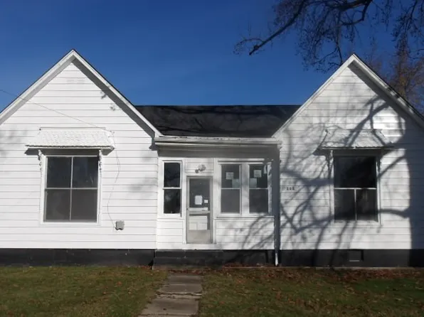 305 W Main St, Oakland, IL 61943