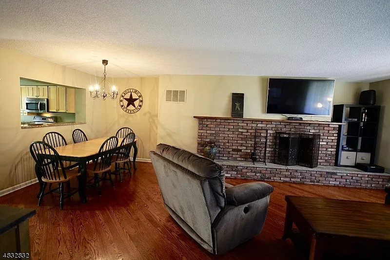 2 bed, 2.5 bath, $3,700 — Photo 1