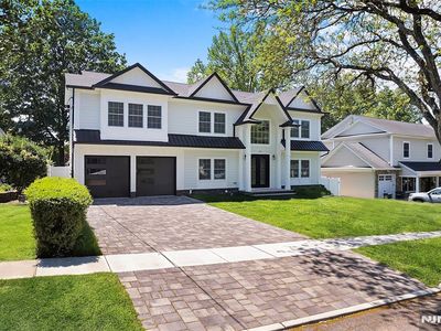 175 Lozier Ter, River Edge, NJ, 07661