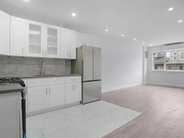 3604 Willett Avenue image 11 of 31