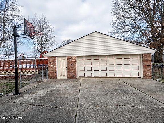 3rd image of 7517 Mallard Dr