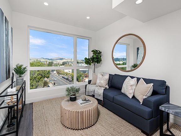 5th image of 667 N Wilton Pl #501