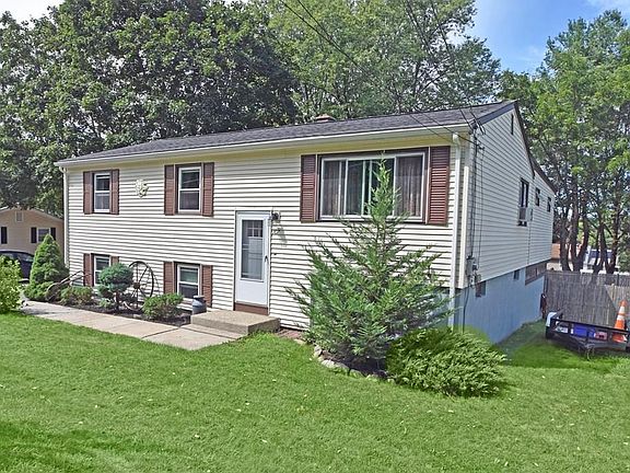 2nd image of 107 Blackstone St