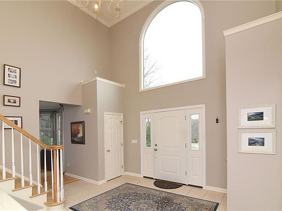 3rd image of 47 Duke Dr