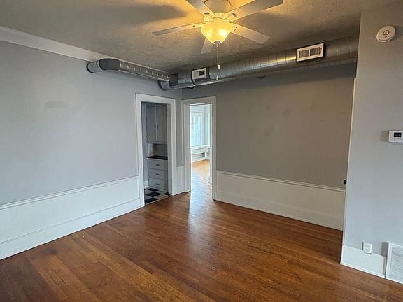 2nd image of 3871 Farnam St APT 4