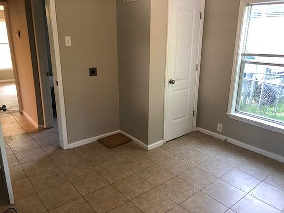 4th image of 3102 1st Ave