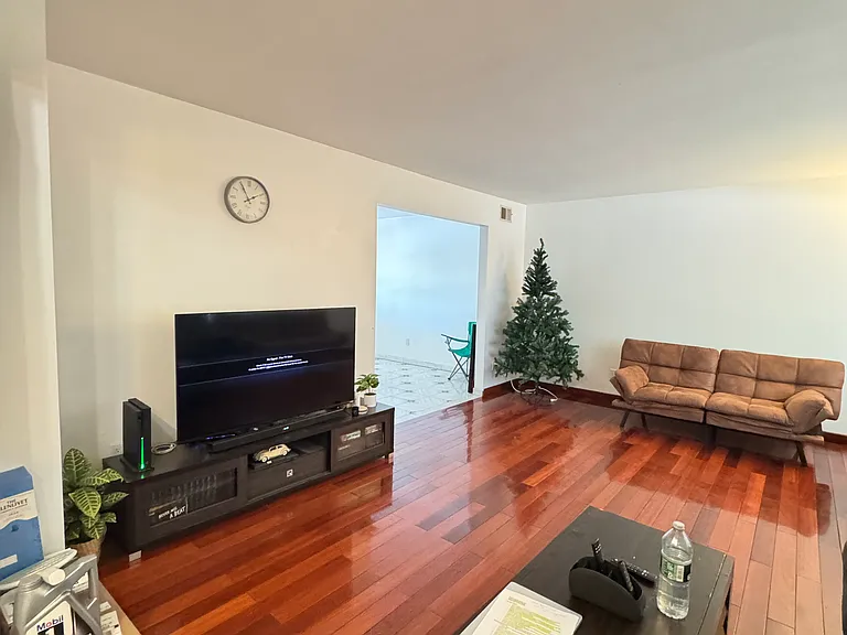 97 Escanaba Ave — Photo 3