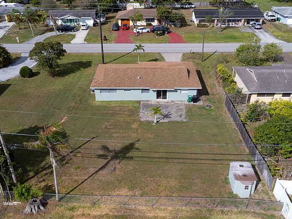 4th image of 549 SE Floresta Drive