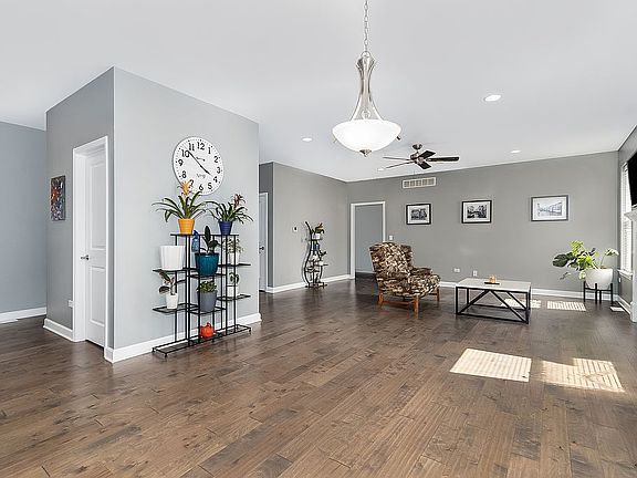 4th image of 2958 Walbridge Creek Cir