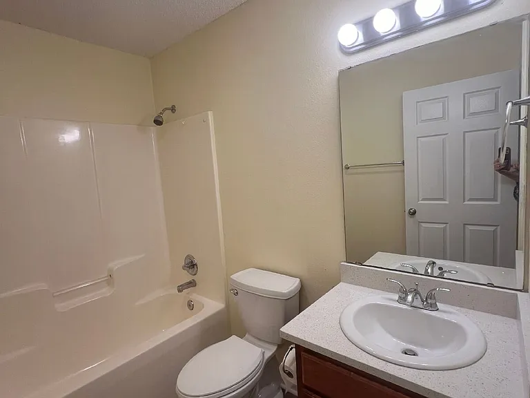 2119 Hamilton St — Photo 12