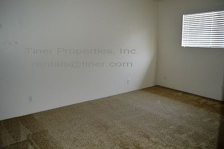 5th image of 4709 Large Oak Ct