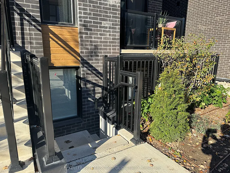 172 Clonmore Dr #20 — Photo 1