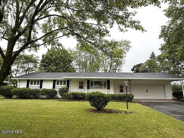 1st image of 1636 Queenswood Dr