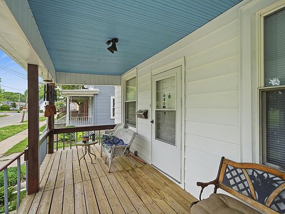 4th image of 809 E Republic St