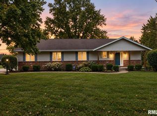200 E Lakeland Rd, Morton, IL 61550