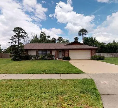 5 bed, 2.5 bath, 2050 sqft, $3,200 — Photo 1