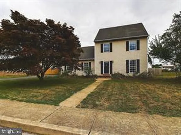 127 S Walnut St, Hummelstown, PA 17036