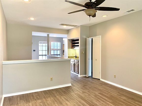 2nd image of 5100 Verde Valley Ln APT 275