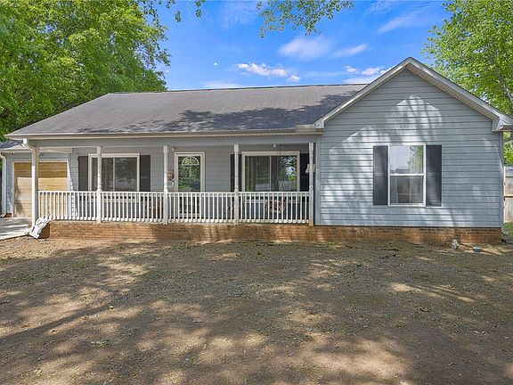 2nd image of 207 Twig Ln