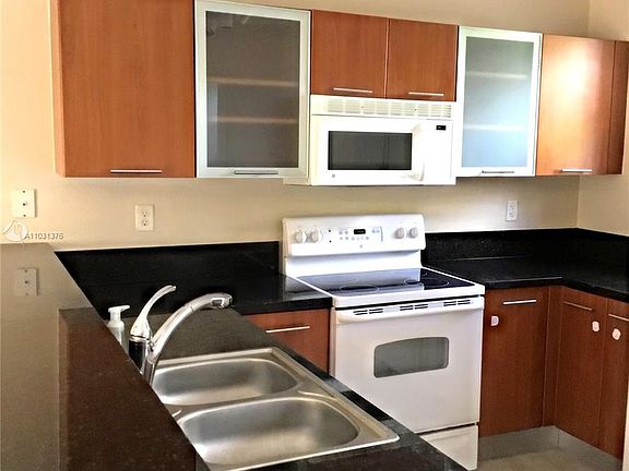 4th image of 2504 SW 14th Ave APT 602