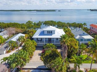2310 Canasta Dr, Bradenton Beach, FL 34217