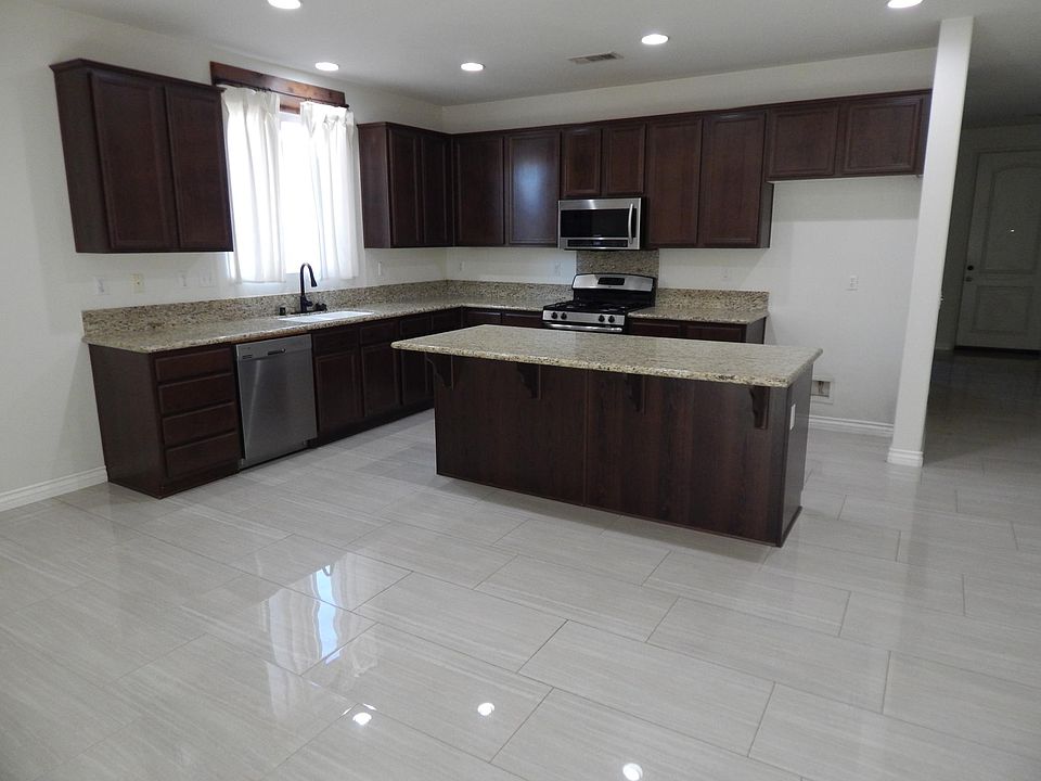 1st image of 29389 Whitewater Dr