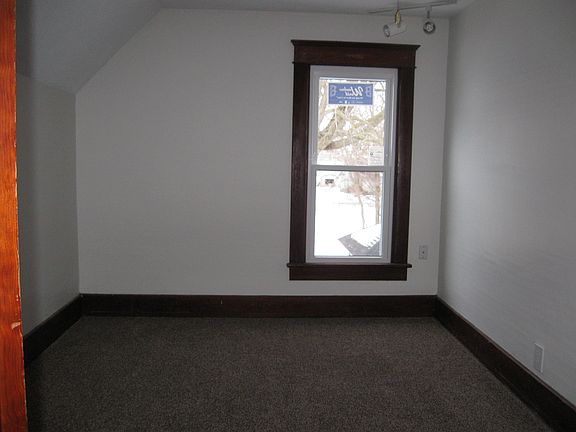 4th image of 608 S Monroe St