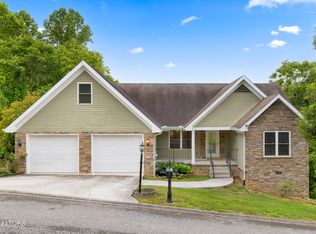 212 Poppy Hill Ln, La Follette, TN 37766