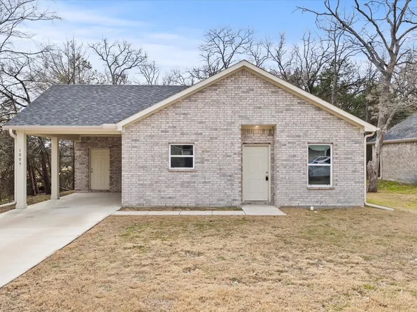 1005 Woodland Dr, West Tawakoni, TX 75474