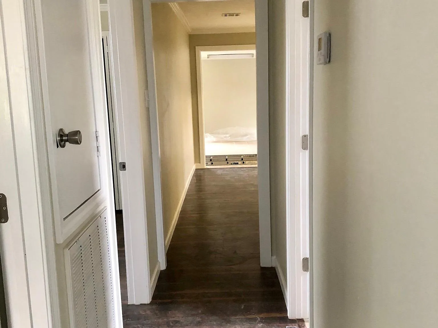 3 bed, 1400 sqft, $1,100 — Photo 4