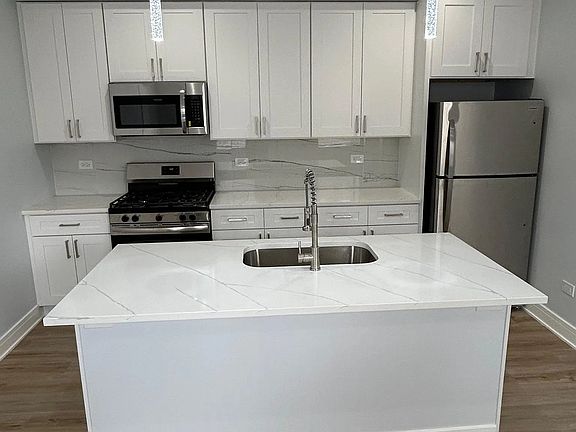 3rd image of 1713 S Jefferson St #3F