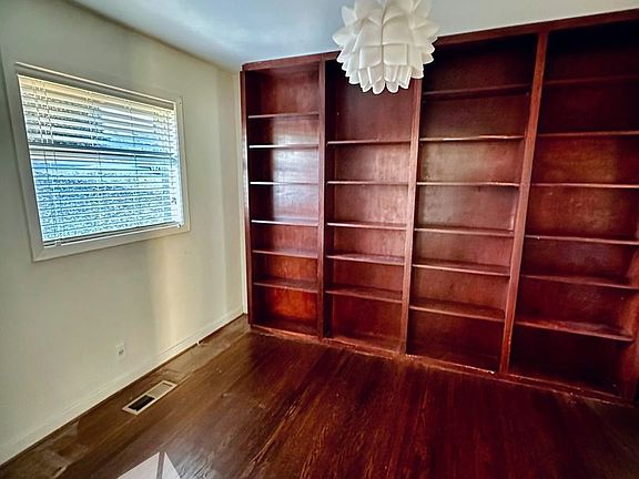5th image of 2509 Yorkmont Dr