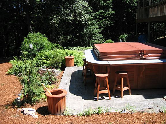 Japanese Garden and Jacuzzi