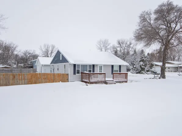 516 Chapin Dr, Harwood, ND 58042