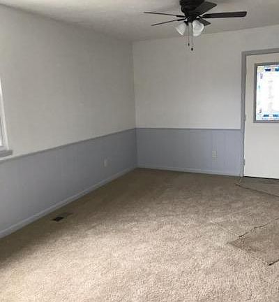 4th image of 15719 Fayette Blvd