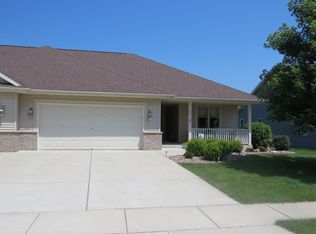 203 E Hamilton St, Fox Lake, WI 53933