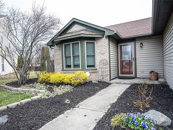 3rd image of 3310 Redbud Ct
