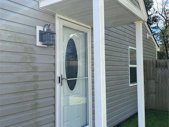 Side Entry with Storm Door