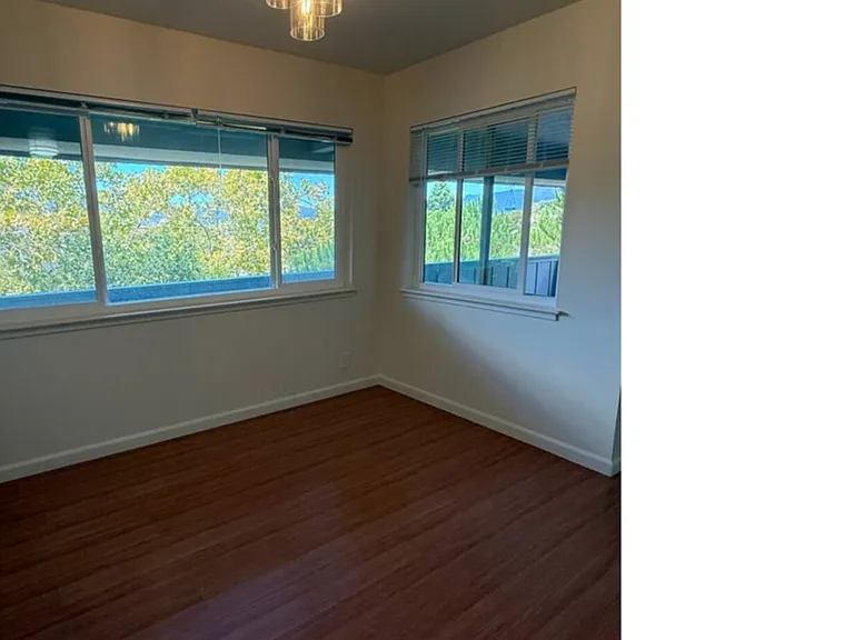 8 Davis Dr #B — Photo 4