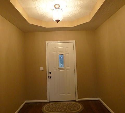 330 floyds fork foyer.jpg